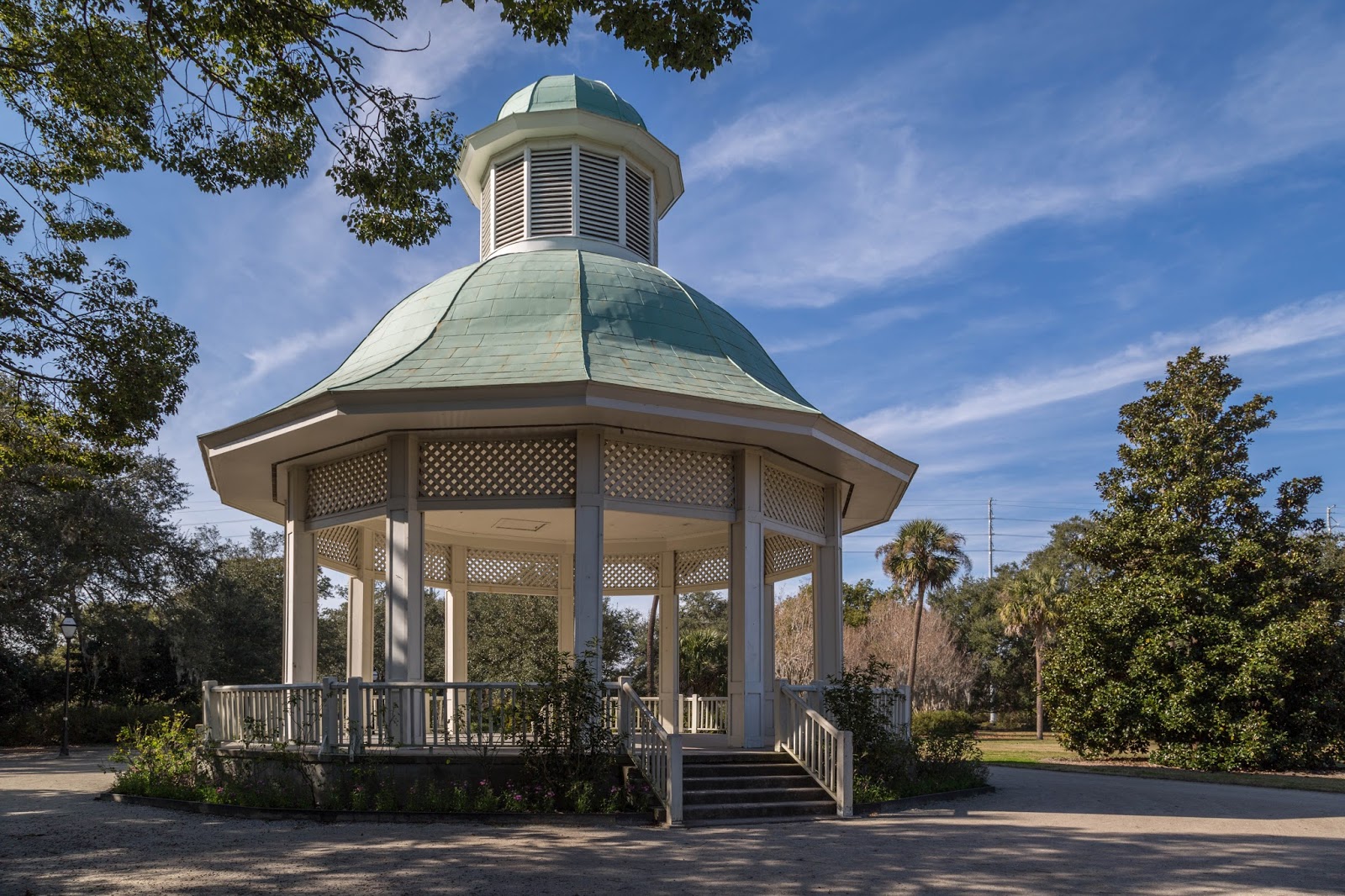 Home to beautiful gardens, ponds, hiking trails, and more, the park is a charming place frequented by visitors and locals alike. Charleston Daily Photo Walk with me Hampton Park